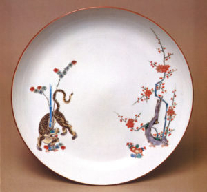 柿右衛門様式　竹虎梅図皿　1680年